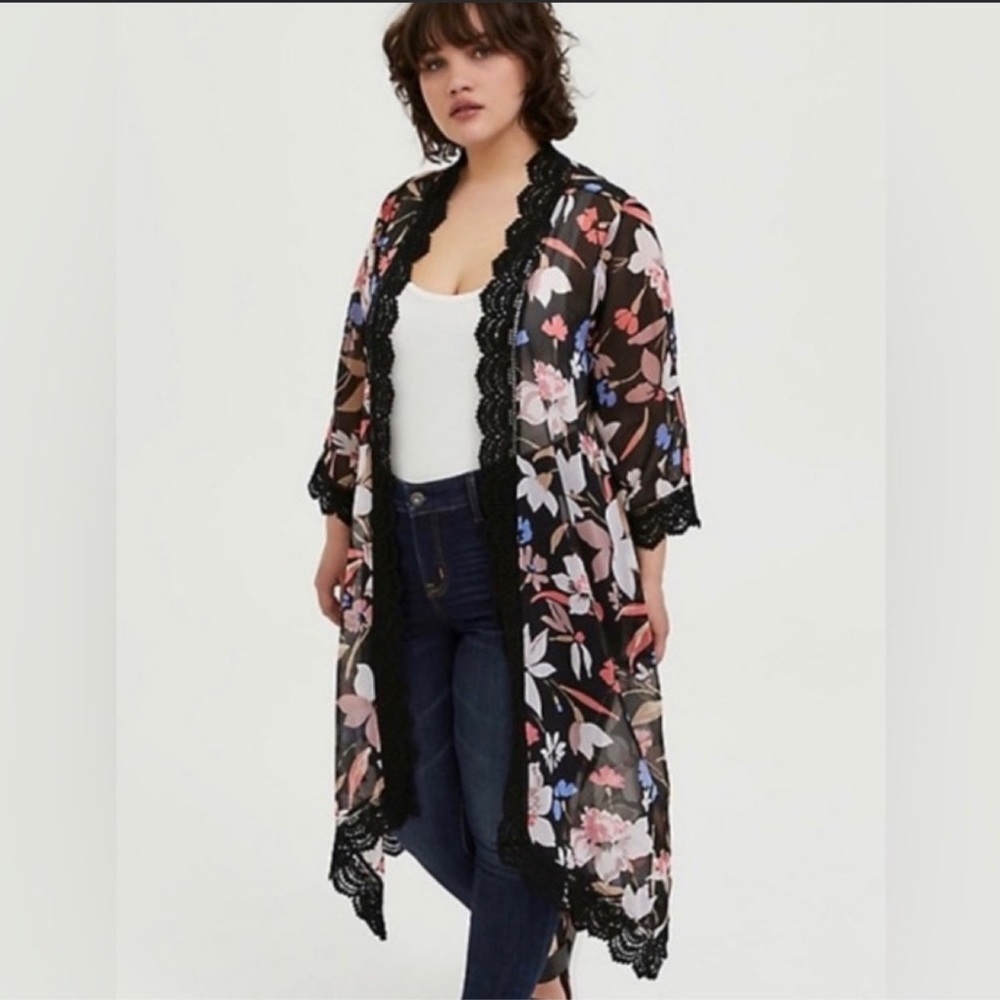 NWOT Torrid Floral Kimono Size 1/2